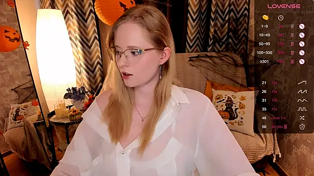 Aemilia  online show from 21, 10, 2025