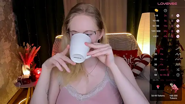 Aemilia  online show from 5, 12, 2025