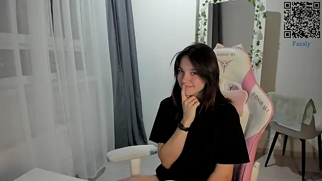 Snapshot of MashkaRay chatting on 22, 12, 2025 MashkaRay online show from 22, 12, 2025