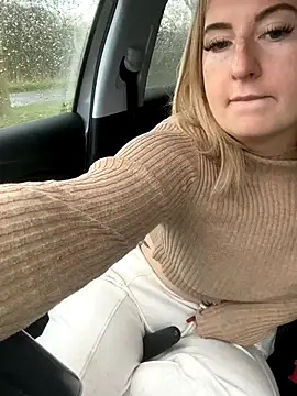 Rebeccaxxx online show from 18, 11, 2025