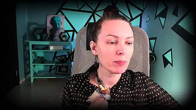 VandaRossi online show from 8, 11, 2025