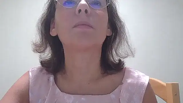 Snapshot of HollyJewel chatting on 10, 10, 2025 HollyJewel online show from 10, 10, 2025