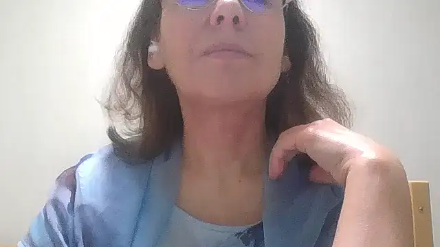 Snapshot of HollyJewel chatting on 20, 11, 2025 HollyJewel online show from 20, 11, 2025