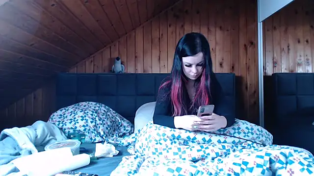 BoeseMoni1998 online show from 9, 10, 2025