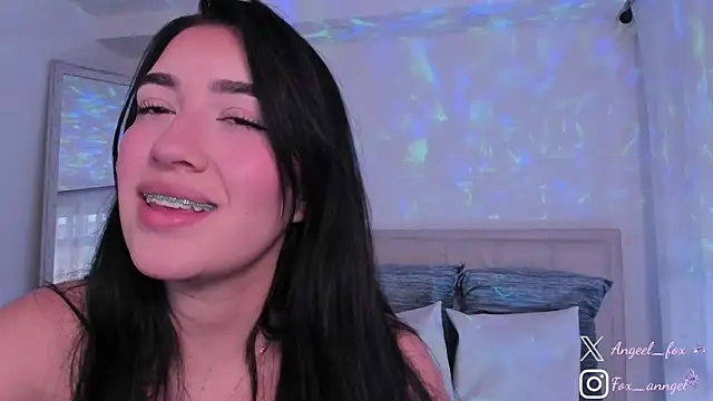 Snapshot of angeel_fox chatting on 5, 12, 2024 angeel fox online show from 5, 12, 2024