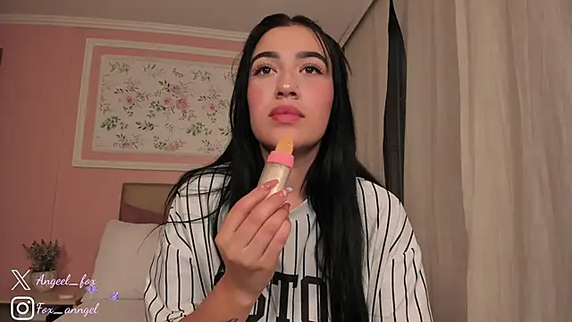 Snapshot of angeel_fox chatting on 16, 1, 2025 angeel fox online show from 16, 1, 2025