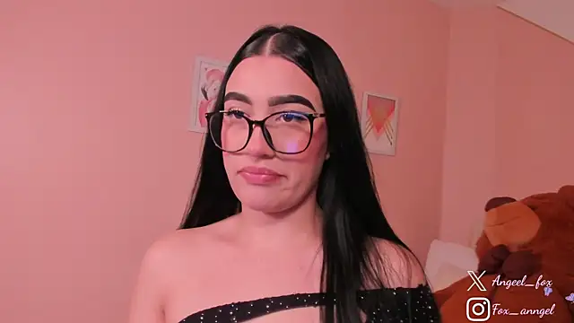 Snapshot of angeel_fox chatting on 11, 11, 2025 angeel fox online show from 11, 11, 2025