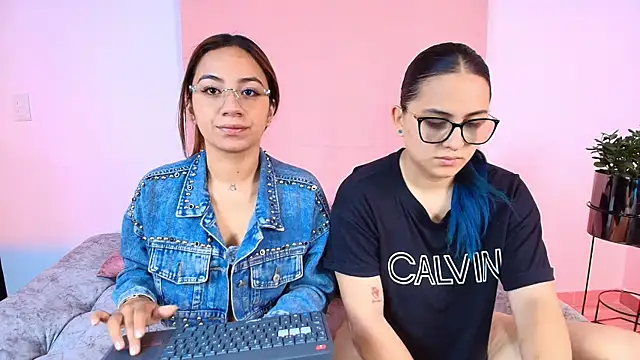 Jules n Gia online show from 29, 10, 2025