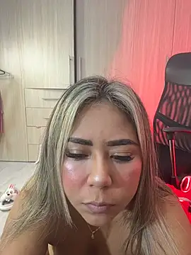 Snapshot of AriannaTorres chatting on 27, 11, 2025 AriannaTorres online show from 27, 11, 2025