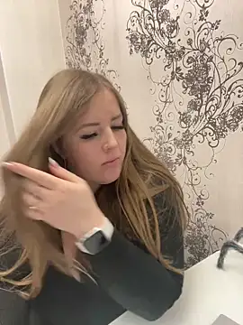 Snapshot of MargaretRoyal chatting on 29, 10, 2025 MargaretRoyal online show from 29, 10, 2025