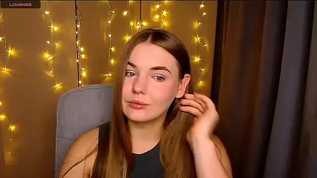 Snapshot of Glory_air chatting on 8, 10, 2025 Glory air online show from 8, 10, 2025