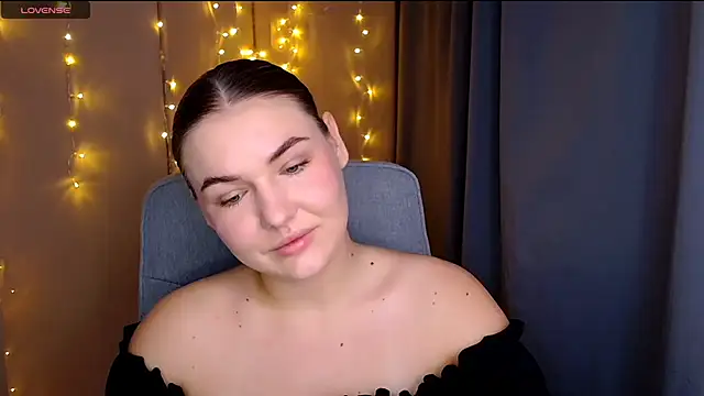 Snapshot of Glory_air chatting on 13, 10, 2025 Glory air online show from 13, 10, 2025