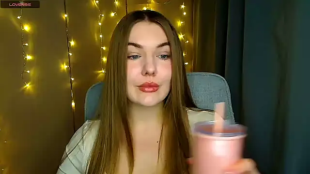 Snapshot of Glory_air chatting on 20, 10, 2025 Glory air online show from 20, 10, 2025