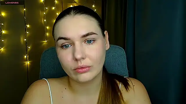 Snapshot of Glory_air chatting on 23, 10, 2025 Glory air online show from 23, 10, 2025