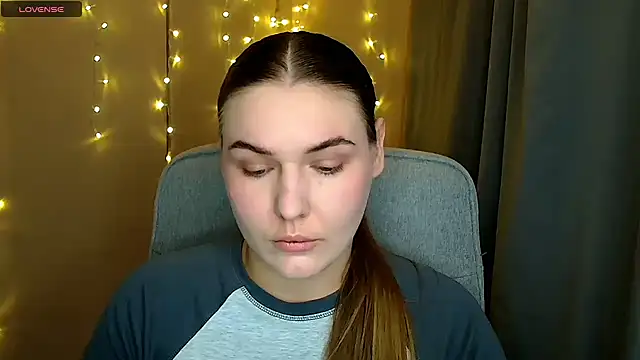 Snapshot of Glory_air chatting on 6, 11, 2025 Glory air online show from 6, 11, 2025