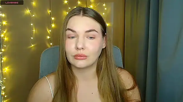 Snapshot of Glory_air chatting on 11, 11, 2025 Glory air online show from 11, 11, 2025