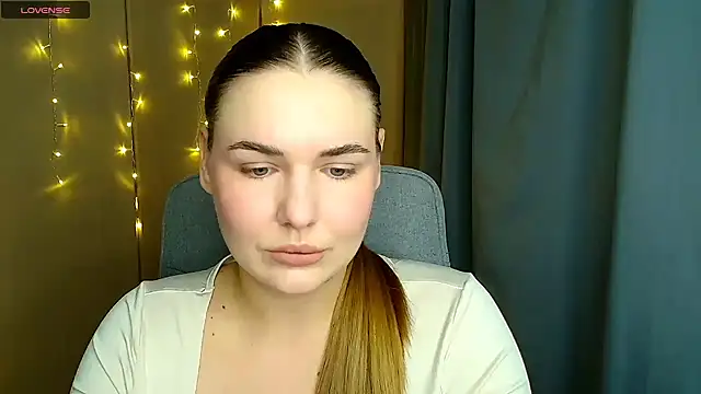 Snapshot of Glory_air chatting on 13, 11, 2025 Glory air online show from 13, 11, 2025