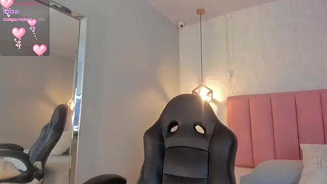 SUNNYCYRUS online show from 8, 1, 2026