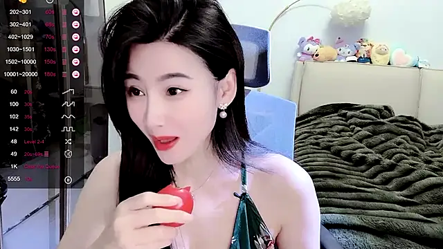 Snapshot of FeiFei-babe chatting on 2, 3, 2025 FeiFei-babe online show from 2, 3, 2025
