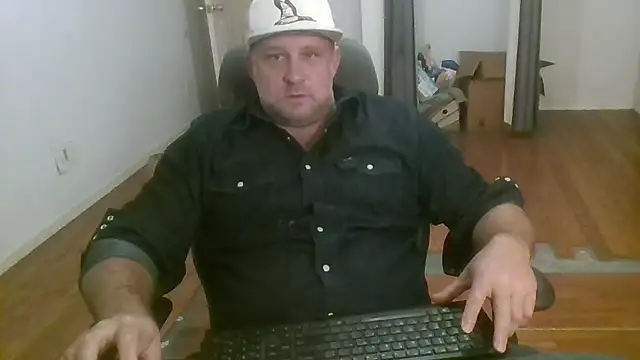 Snapshot of poundyouout69 chatting on 26, 11, 2025 poundyouout69 online show from 26, 11, 2025