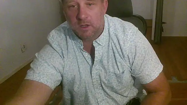 Snapshot of poundyouout69 chatting on 28, 11, 2025 poundyouout69 online show from 28, 11, 2025