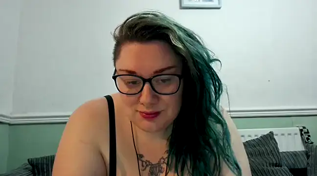 Bustycurves online show from 21, 3, 2025