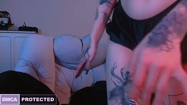 NaughtyLittleFox online show from 28, 1, 2025