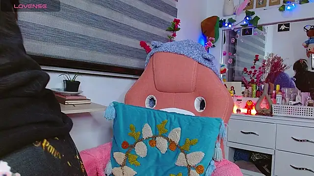 Snapshot of Littlerouse_ chatting on 23, 1, 2025 Littlerouse online show from 23, 1, 2025