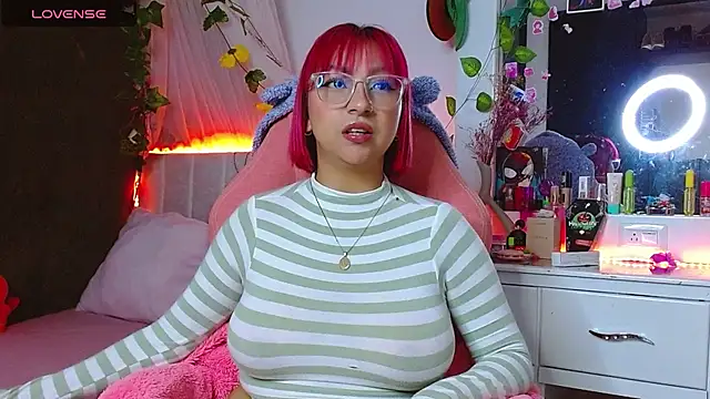 Snapshot of Littlerouse_ chatting on 7, 11, 2025 Littlerouse online show from 7, 11, 2025