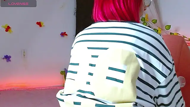 Snapshot of Littlerouse_ chatting on 21, 11, 2025 Littlerouse online show from 21, 11, 2025