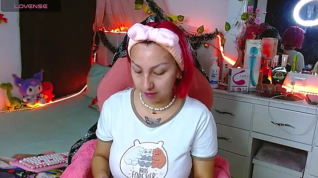 Littlerouse  online show from 19, 12, 2025