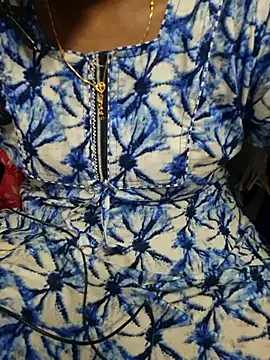 Snapshot of Janavi-janu chatting on 2, 11, 2025 Janavi-janu online show from 2, 11, 2025