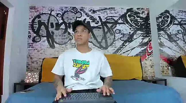 mcmax huge online show from 22, 12, 2024