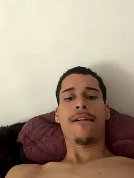 Snapshot of predador762 chatting on 24, 11, 2025 predador762 online show from 24, 11, 2025