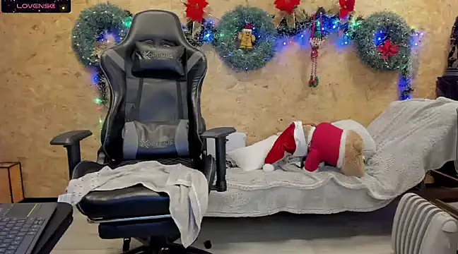 Biancastrongg online show from 17, 12, 2024