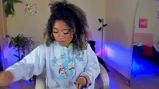 keyla roberts777 online show from 6, 1, 2025