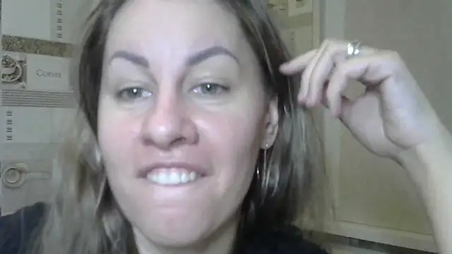 Snapshot of TherestlessKitty chatting on 8, 12, 2024 TherestlessKitty online show from 8, 12, 2024