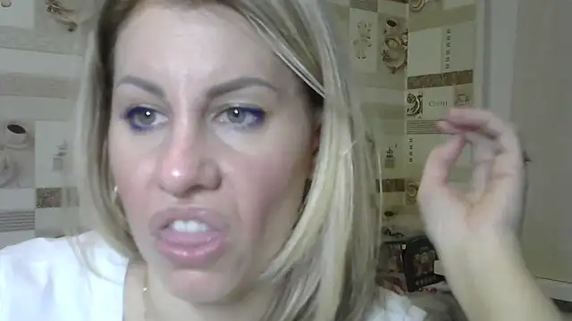 Snapshot of TherestlessKitty chatting on 18, 12, 2024 TherestlessKitty online show from 18, 12, 2024