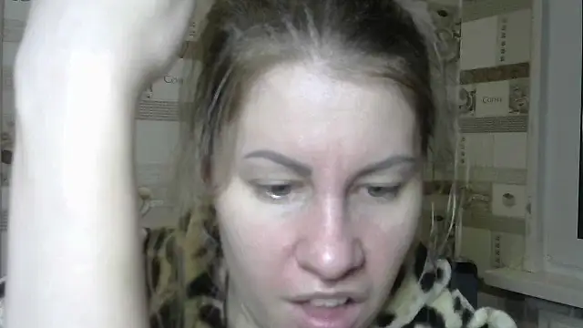 Snapshot of TherestlessKitty chatting on 14, 2, 2025 TherestlessKitty online show from 14, 2, 2025