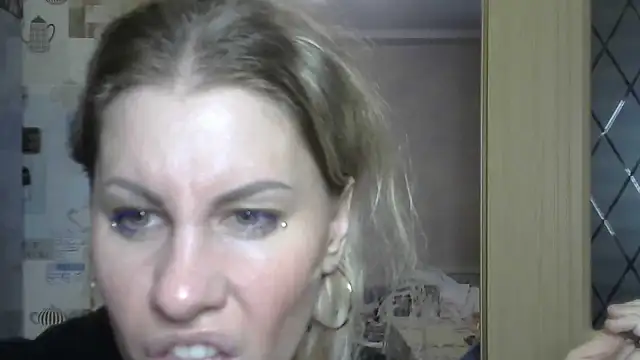 Snapshot of TherestlessKitty chatting on 21, 2, 2025 TherestlessKitty online show from 21, 2, 2025