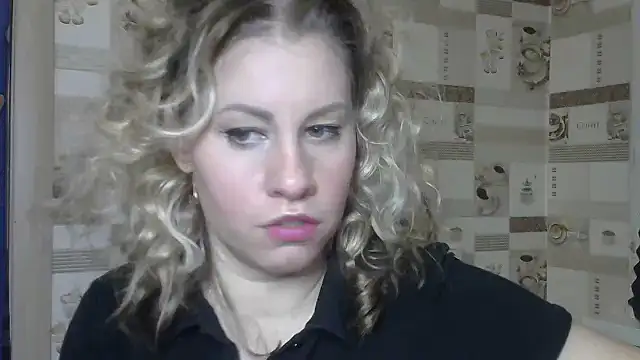 Snapshot of TherestlessKitty chatting on 4, 3, 2025 TherestlessKitty online show from 4, 3, 2025