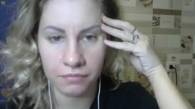 Snapshot of TherestlessKitty chatting on 4, 3, 2025 TherestlessKitty online show from 4, 3, 2025