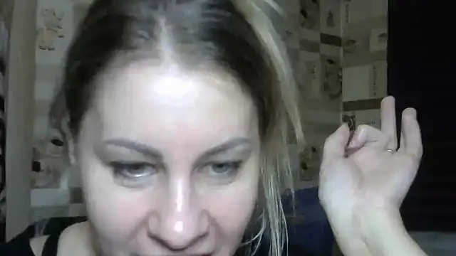 Snapshot of TherestlessKitty chatting on 7, 10, 2025 TherestlessKitty online show from 7, 10, 2025