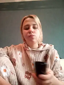Gussie Bridie online show from 3, 3, 2025