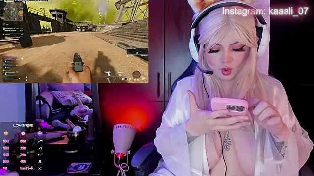 Snapshot of Irinaa_Scarlett chatting on 8, 1, 2025 Irinaa Scarlett online show from 8, 1, 2025