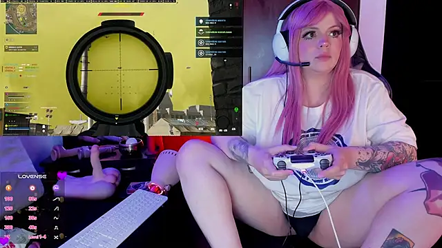 Snapshot of Irinaa_Scarlett chatting on 11, 1, 2025 Irinaa Scarlett online show from 11, 1, 2025