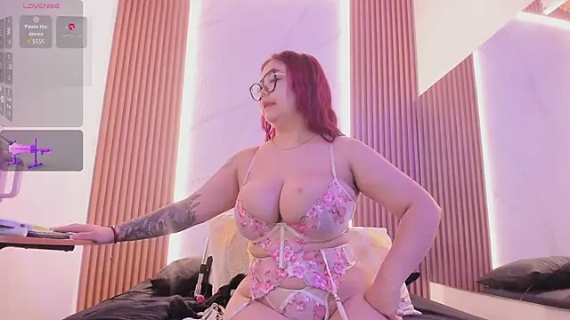 juicy led  online show from 23, 1, 2025