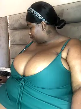 Snapshot of bustytitsxxx chatting on 3, 12, 2024 bustytitsxxx online show from 3, 12, 2024