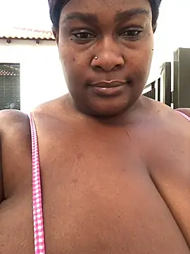 Snapshot of bustytitsxxx chatting on 10, 12, 2024 bustytitsxxx online show from 10, 12, 2024