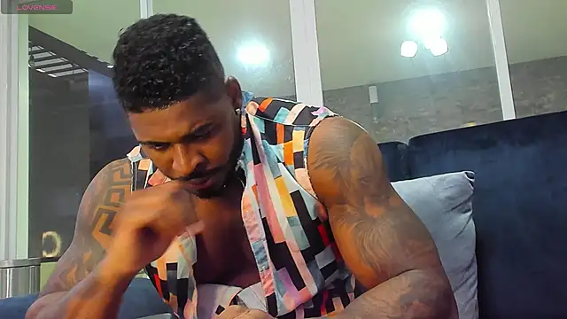 Snapshot of Makonneen chatting on 14, 12, 2024 Makonneen online show from 14, 12, 2024